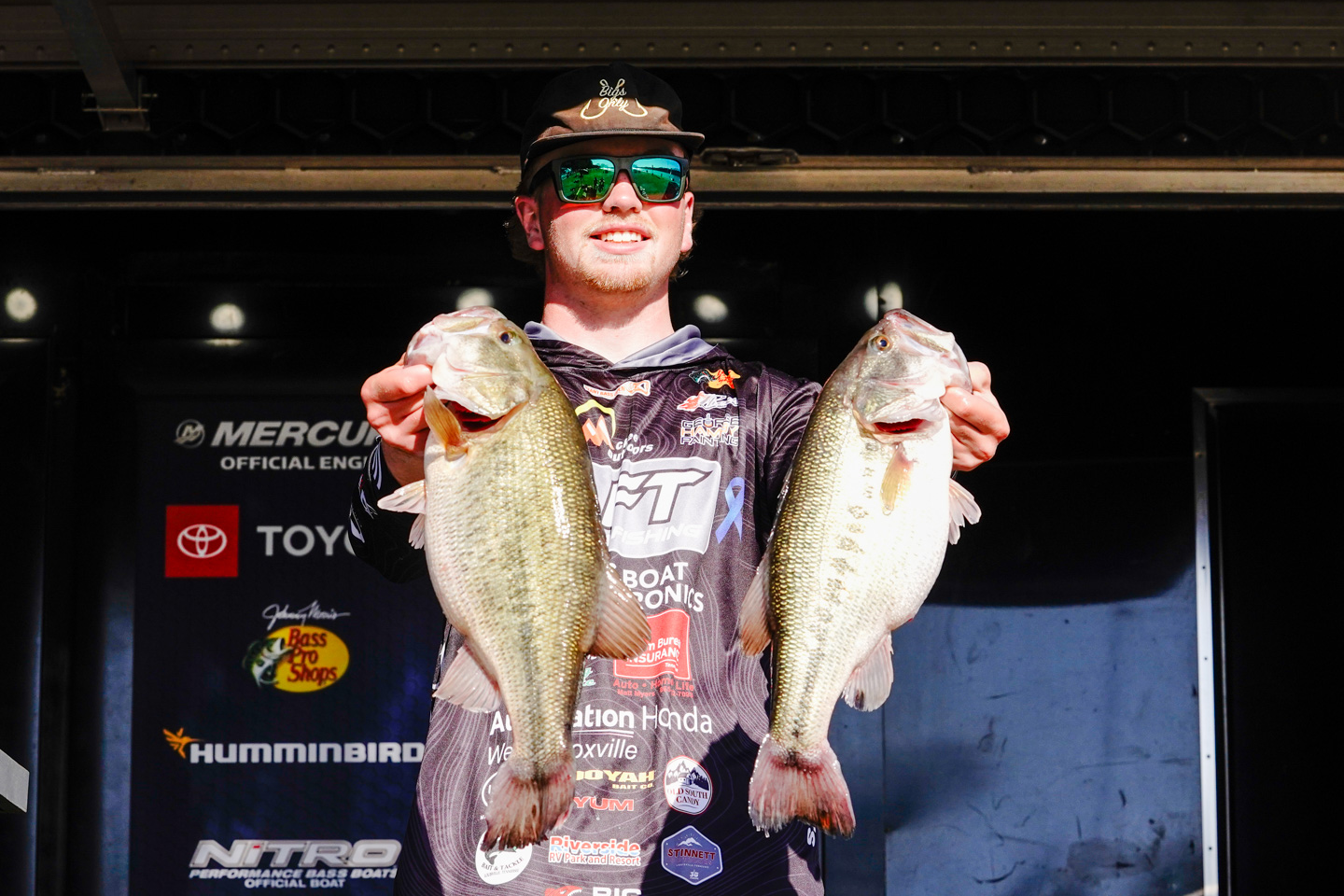 Prespawn largemouth carry Myers to Day 1 lead at Pickwick