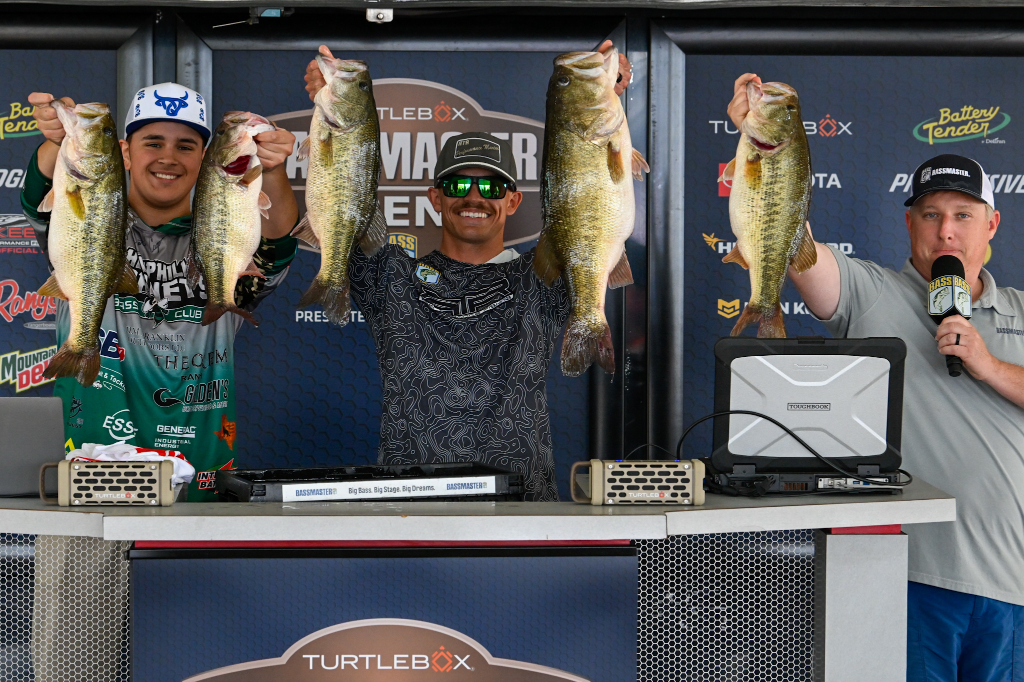 Harris’ mega bag leads Bassmaster Open at Sam Rayburn Reservoir