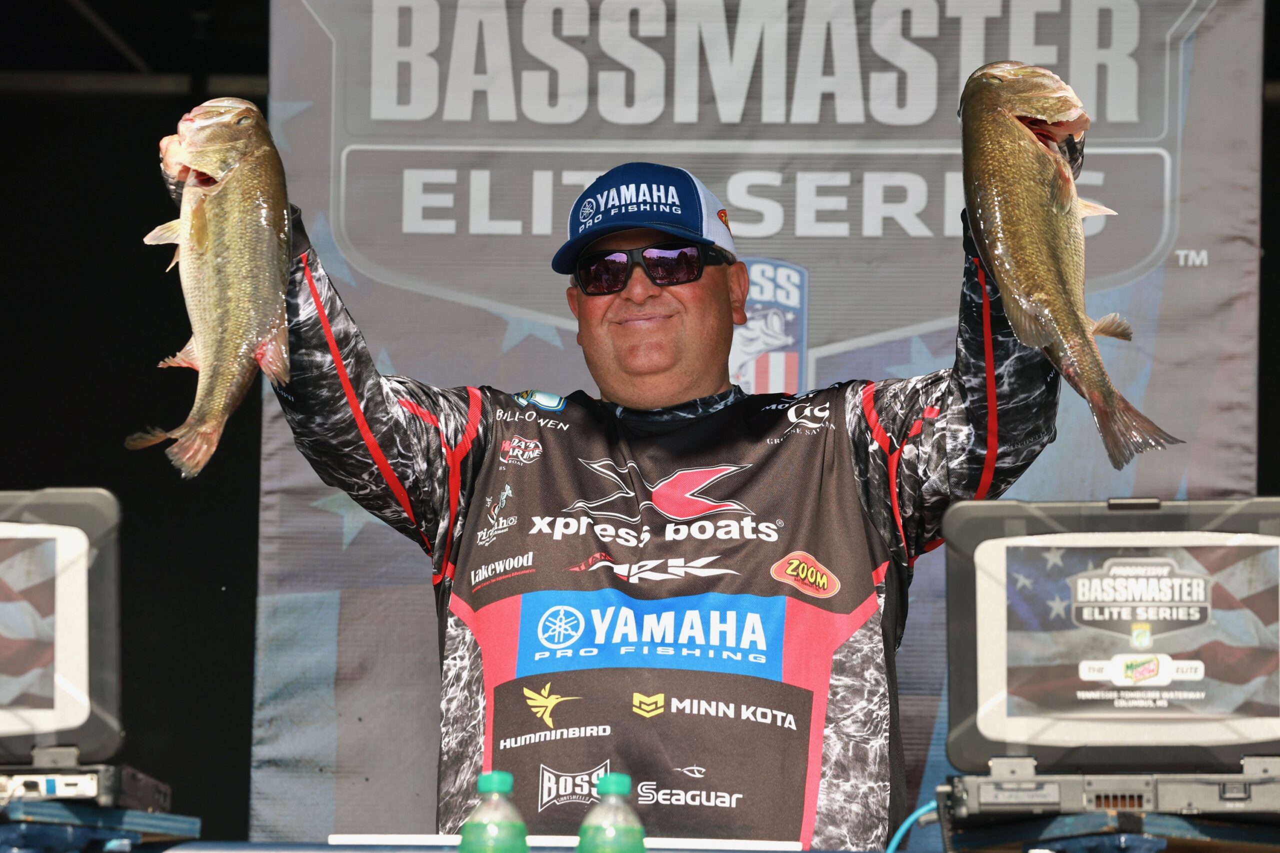Lowen plays familiar game for Bassmaster Elite lead at Tenn-Tom